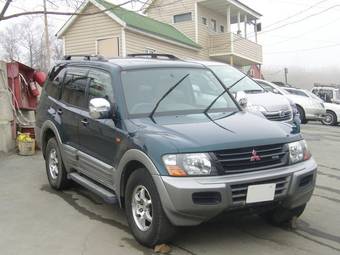 2002 Mitsubishi Pajero Pictures