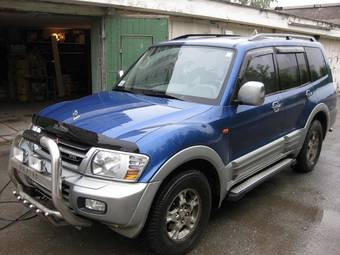 2002 Mitsubishi Pajero Pictures