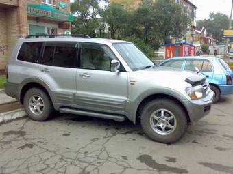 2002 Mitsubishi Pajero Pictures