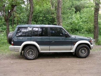 2003 Mitsubishi Pajero Photos