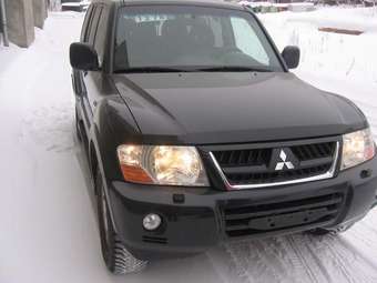 2003 Mitsubishi Pajero Photos