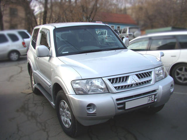 Mitsubishi pajero 2003 года