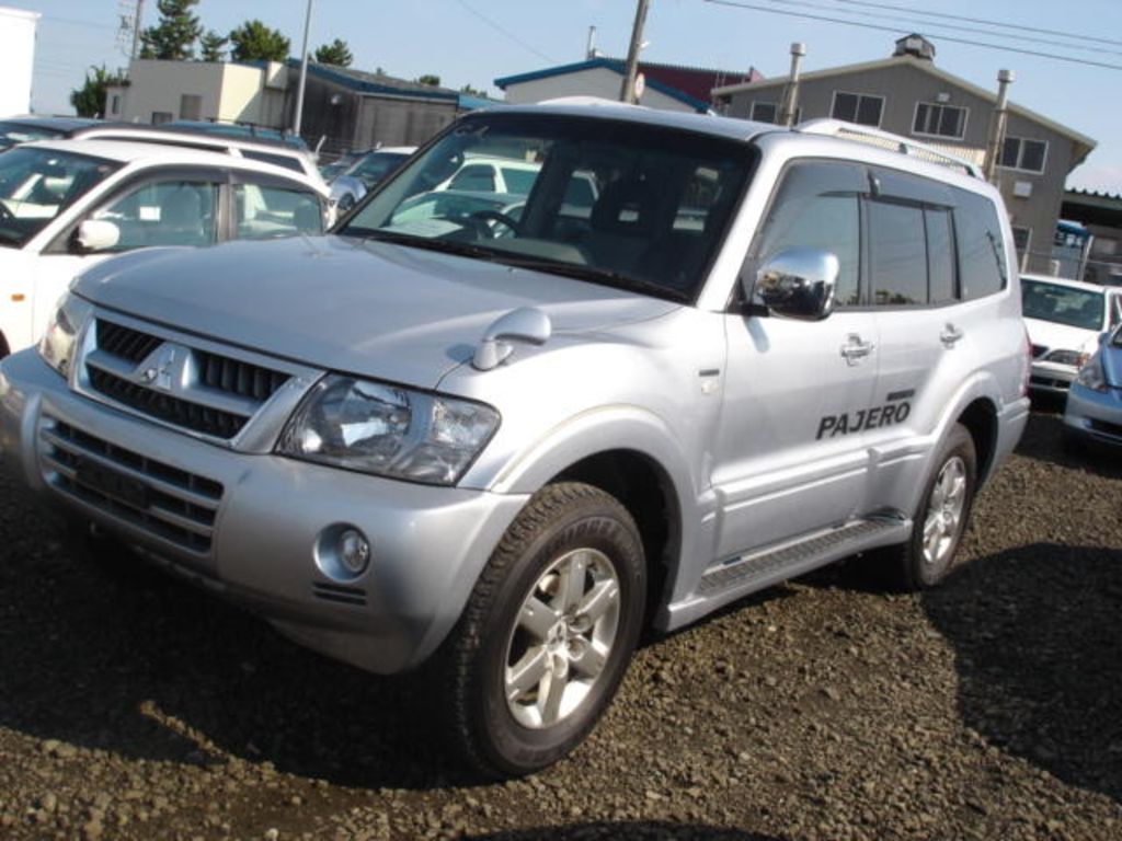 2005 Mitsubishi Pajero