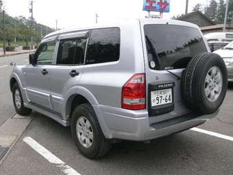 2005 Mitsubishi Pajero Pics