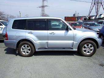 2005 Mitsubishi Pajero Photos