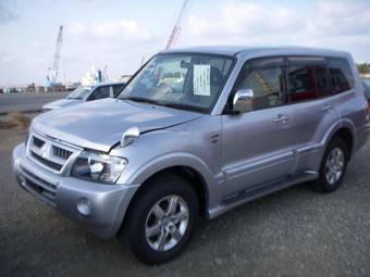 2005 Mitsubishi Pajero Photos