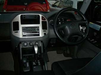 2006 Mitsubishi Pajero Photos