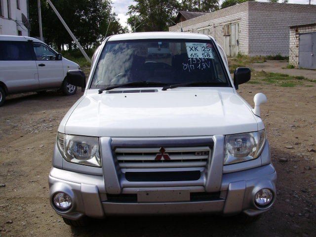 1998 Mitsubishi Pajero iO