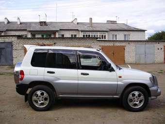 1998 Mitsubishi Pajero iO Pictures