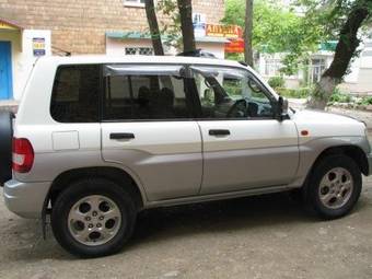 1998 Mitsubishi Pajero iO Pictures