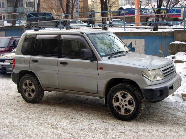 Mitsubishi pajero io обзор