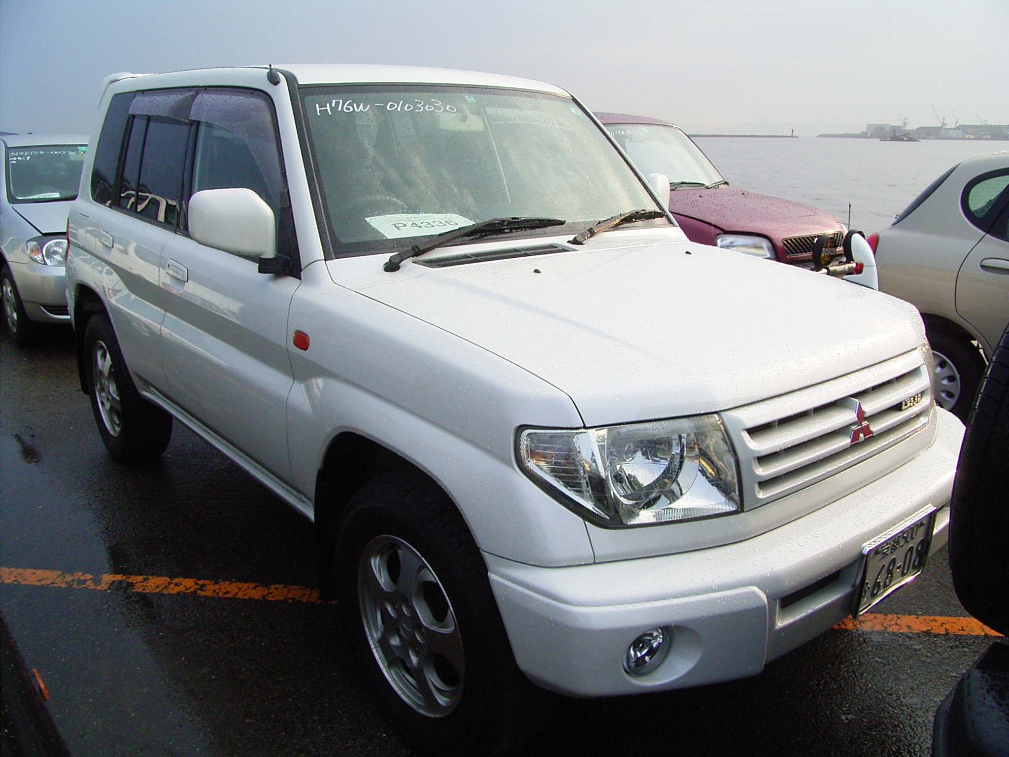 2000 Mitsubishi Pajero iO