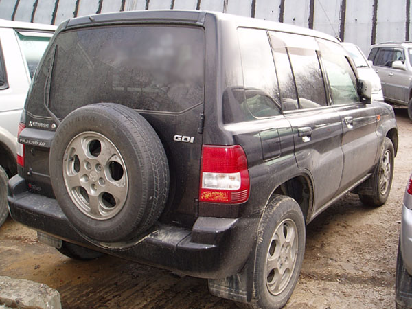 2000 Mitsubishi Pajero iO