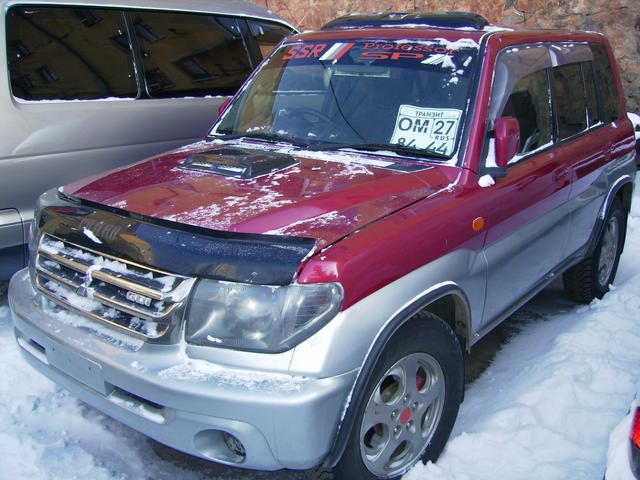 2000 Mitsubishi Pajero iO