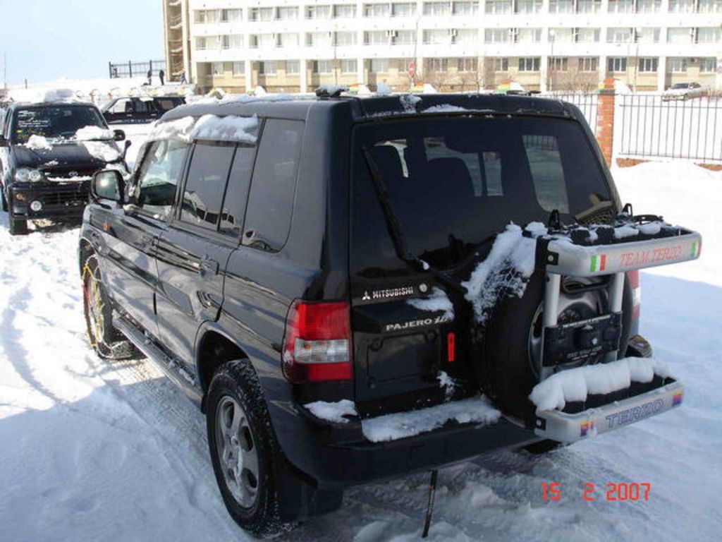 2000 Mitsubishi Pajero iO