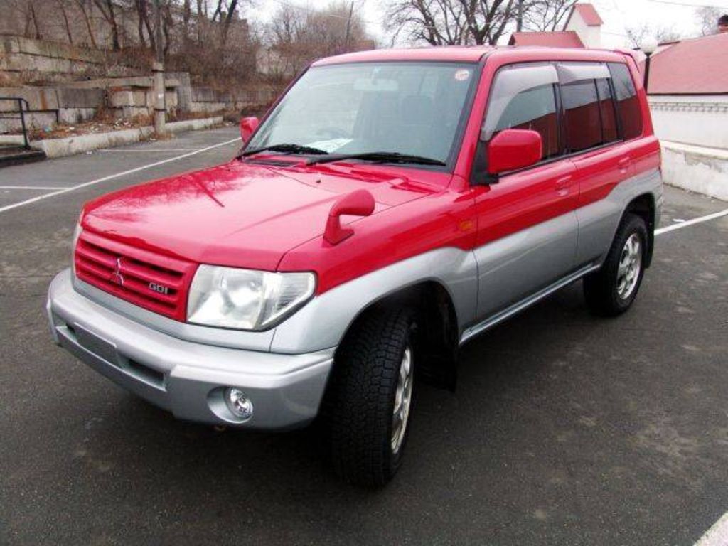 2000 Mitsubishi Pajero iO