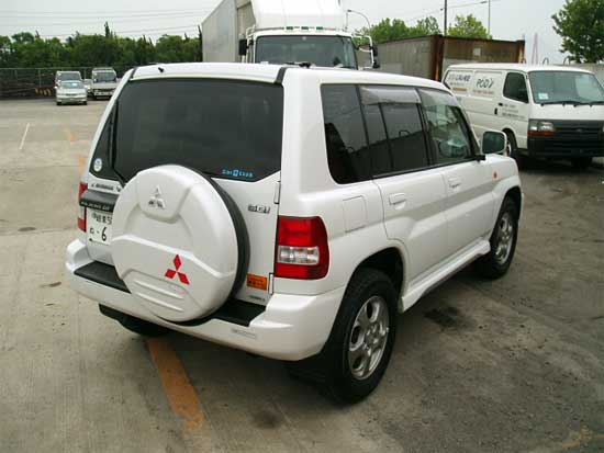 2000 Mitsubishi Pajero iO Pictures