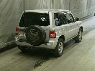 2000 Mitsubishi Pajero iO Pics