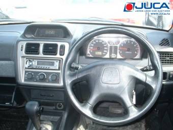 2000 Mitsubishi Pajero iO Pics