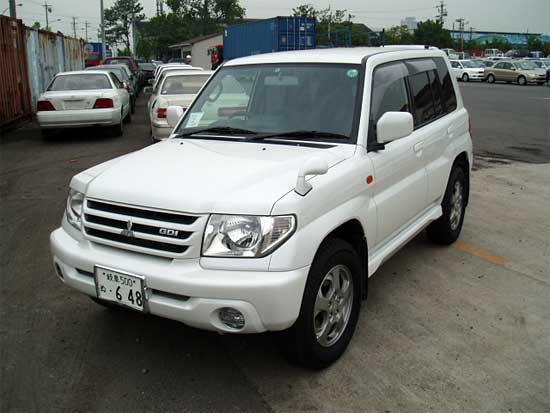 2001 Mitsubishi Pajero iO Pics