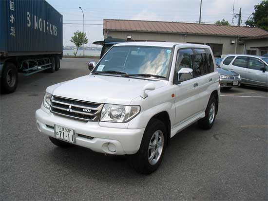 2001 Mitsubishi Pajero iO Pictures