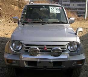 1997 Mitsubishi Pajero Junior Photos