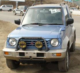 1997 Mitsubishi Pajero Junior Photos