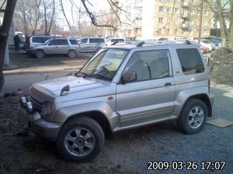 1997 Mitsubishi Pajero Junior Pictures