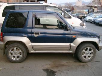 1998 Mitsubishi Pajero Junior Photos