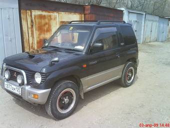 1996 Mitsubishi Pajero Mini Pictures