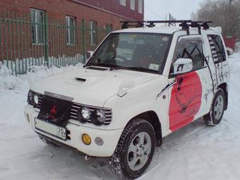 2001 Mitsubishi Pajero Mini Pictures