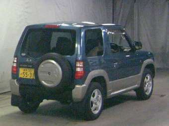 2004 Mitsubishi Pajero Mini Photos