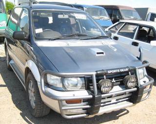 1992 Mitsubishi RVR Photos