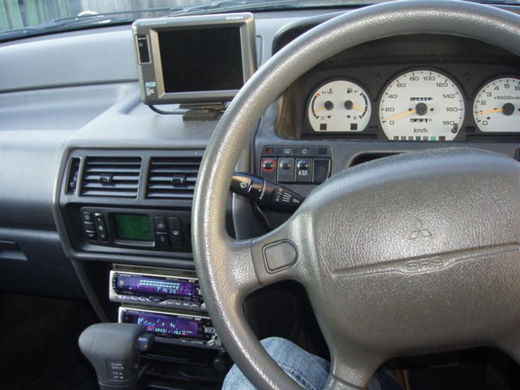 1997 Mitsubishi RVR