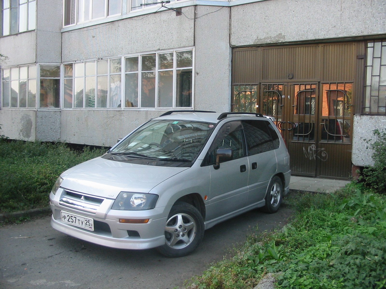 1998 Mitsubishi RVR