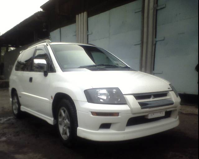 1998 Mitsubishi RVR