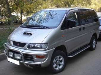 1998 Mitsubishi Space Gear Pictures