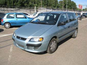 2003 Mitsubishi Space Star Pictures