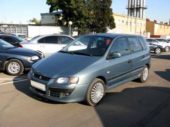 2003 Mitsubishi Space Star Pictures