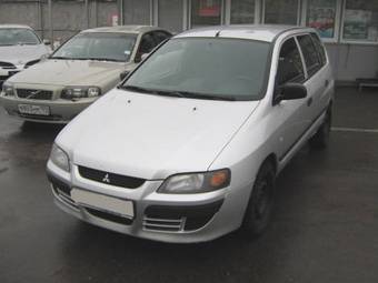 2004 Mitsubishi Space Star Photos