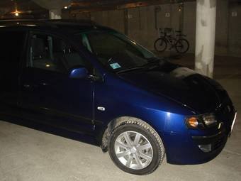 2004 Mitsubishi Space Star Pictures