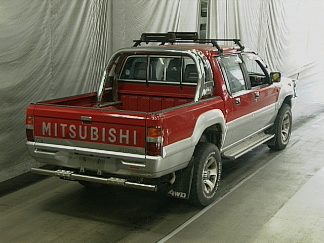 1992 Mitsubishi Strada Photos