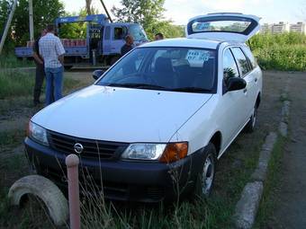 2002 Nissan AD Van Photos