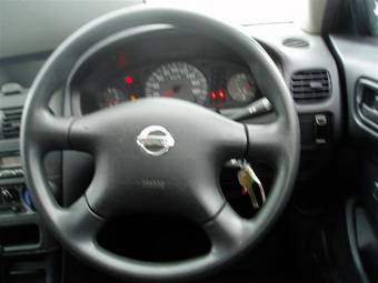 2004 Nissan AD Van Images