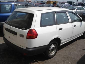 2003 Nissan AD Wagon Photos