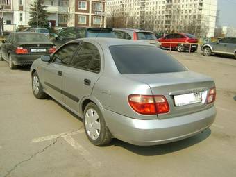 2003 Nissan Almera Pictures