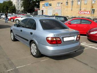 2004 Nissan Almera Photos