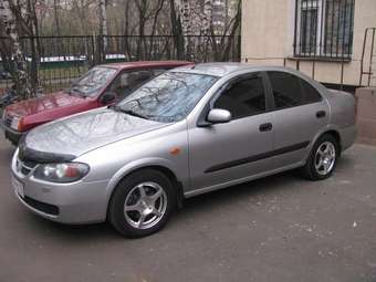 2005 Nissan Almera Pictures