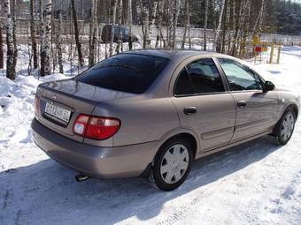 2005 Nissan Almera Images