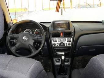 2005 Nissan Almera Pictures